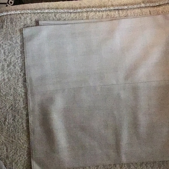 New Vicki Uomo 46L/40W Tan with strips suit. - Picture 5 of 8